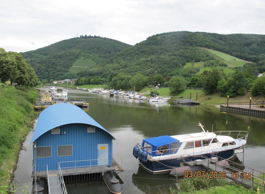 Отель Mosel - River - Quartier 31 Лизер Экстерьер фото